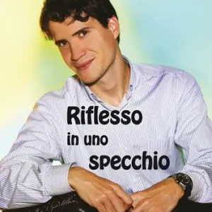 Subito Disponibile Riflesso in uno specchio