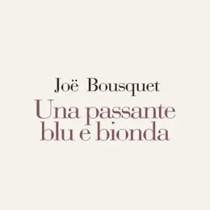 Una passante blu e bionda Must-Have