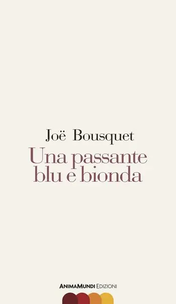 Una passante blu e bionda Must-Have