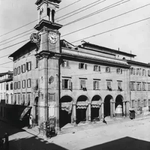 Il Palazzo Pretorio di Pontedera Compra Oggi Stesso